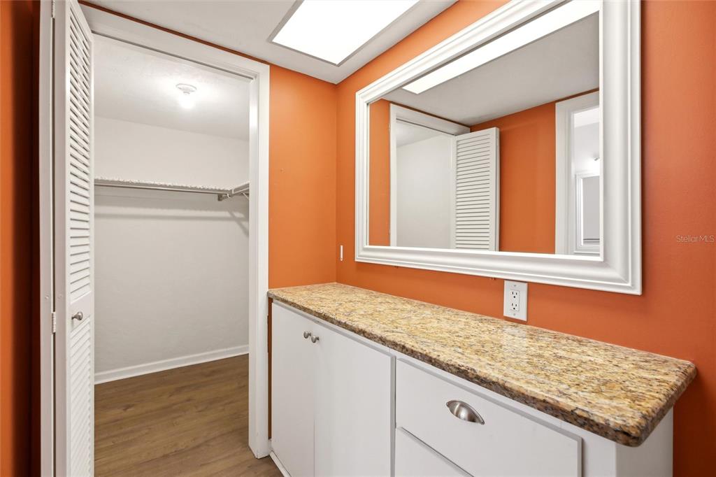 3721 COLLINS STREET UNIT 812