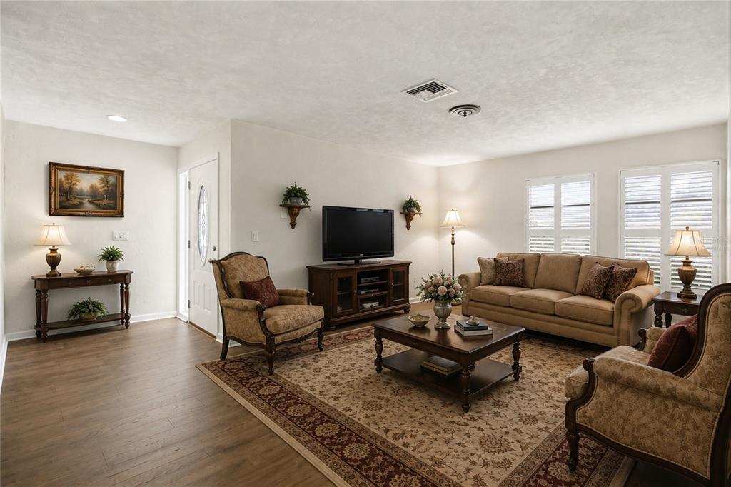 3721 COLLINS STREET UNIT 812