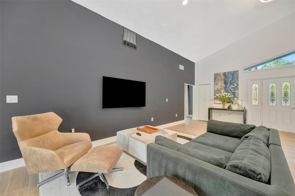 403 LONGBOW TRAIL