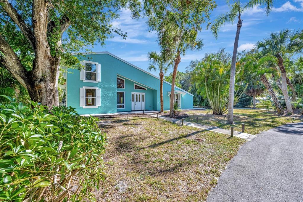 403 LONGBOW TRAIL