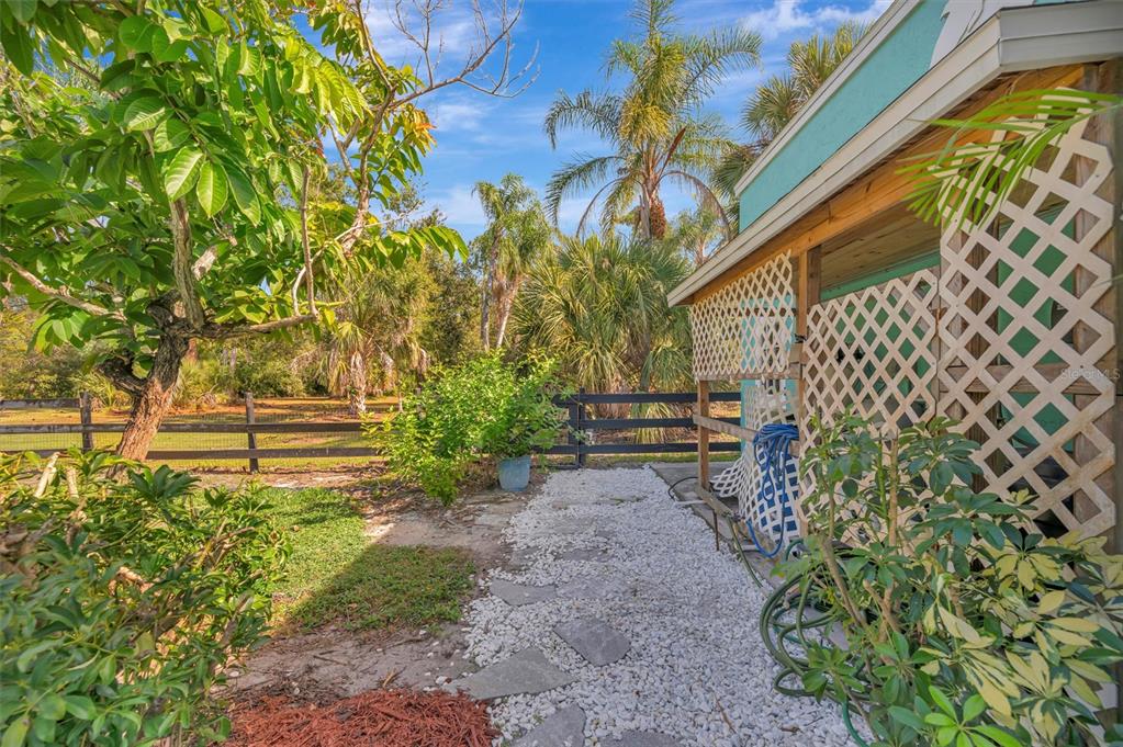 403 LONGBOW TRAIL