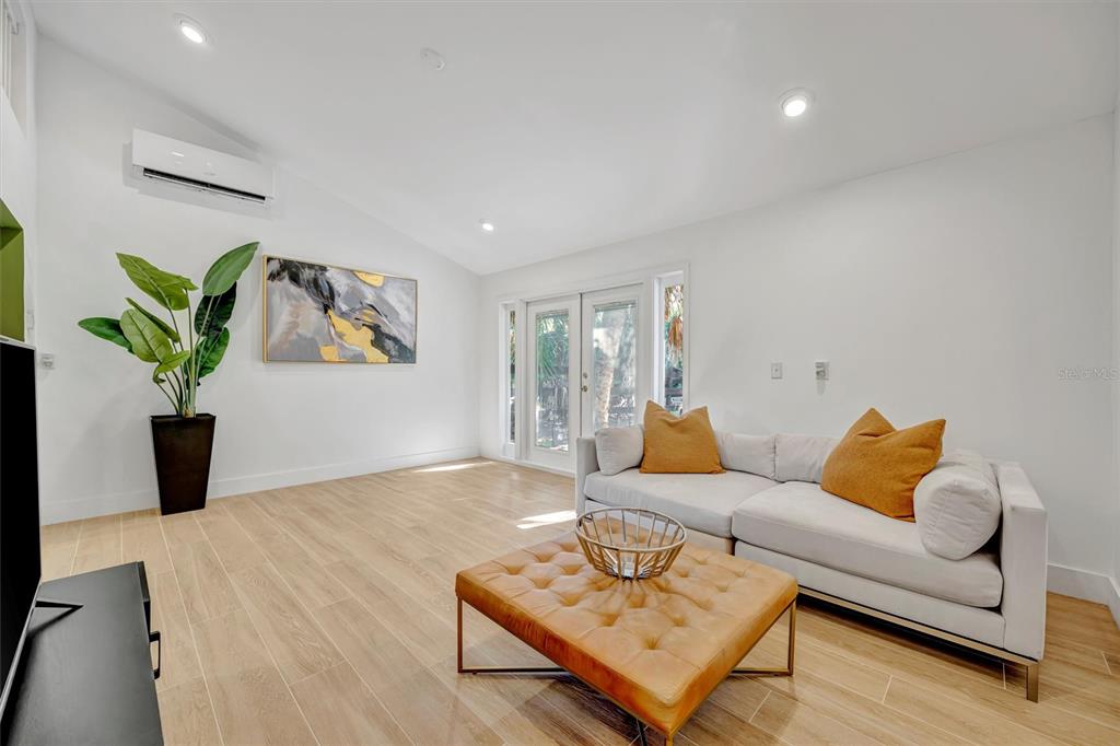 403 LONGBOW TRAIL
