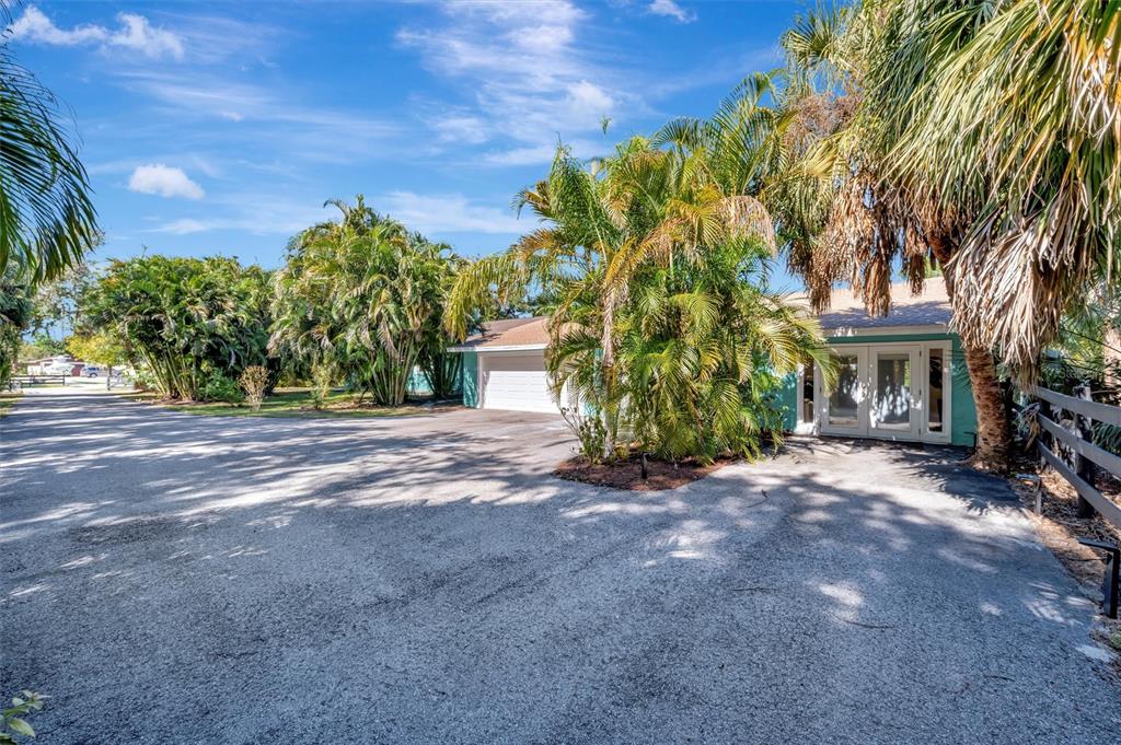 403 LONGBOW TRAIL
