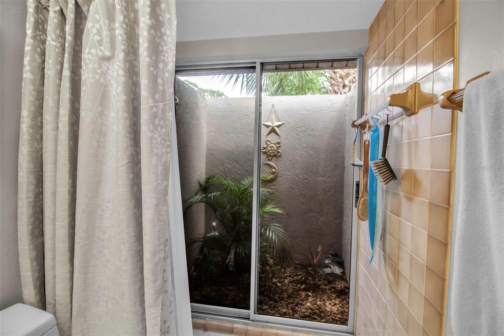 721 N JEFFERSON AVENUE UNIT 72