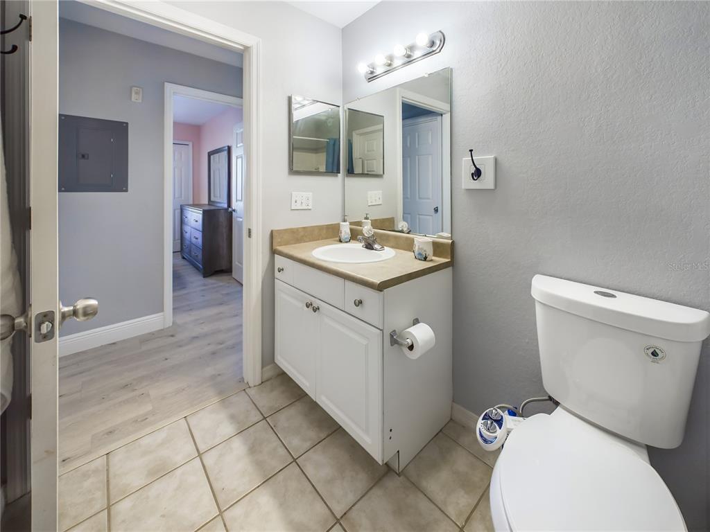 5521 ROSEHILL ROAD UNIT 203
