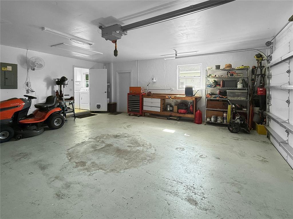 2042 COUNTRY MEADOWS PLACE