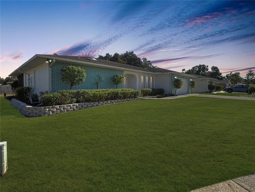 2042 COUNTRY MEADOWS PLACE