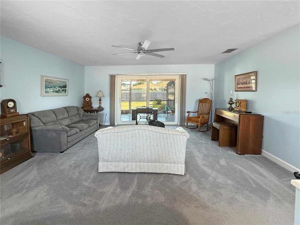 2042 COUNTRY MEADOWS PLACE