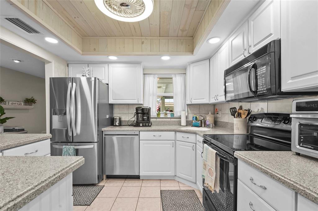2531 RIVERBLUFF PARKWAY UNIT V