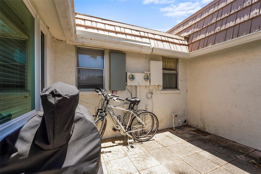 2531 RIVERBLUFF PARKWAY UNIT V