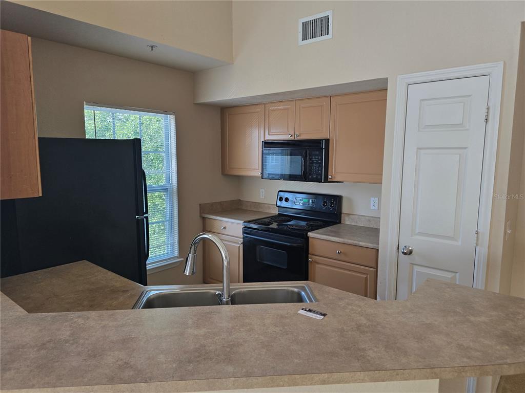 5601 ROSEHILL ROAD UNIT 203