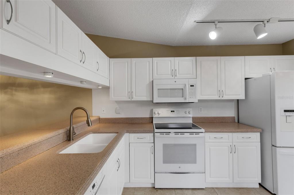 3441 BEEKMAN PLACE UNIT 40