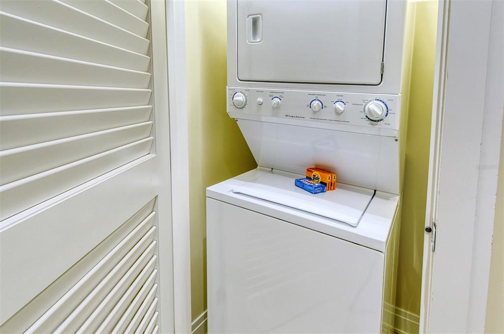 915 SEASIDE DRIVE UNIT 606, We
