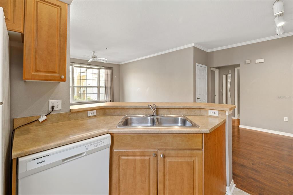 5501 ROSEHILL ROAD UNIT 103