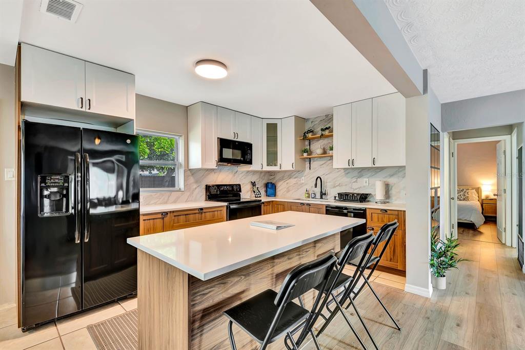 2127 LEE LANE
