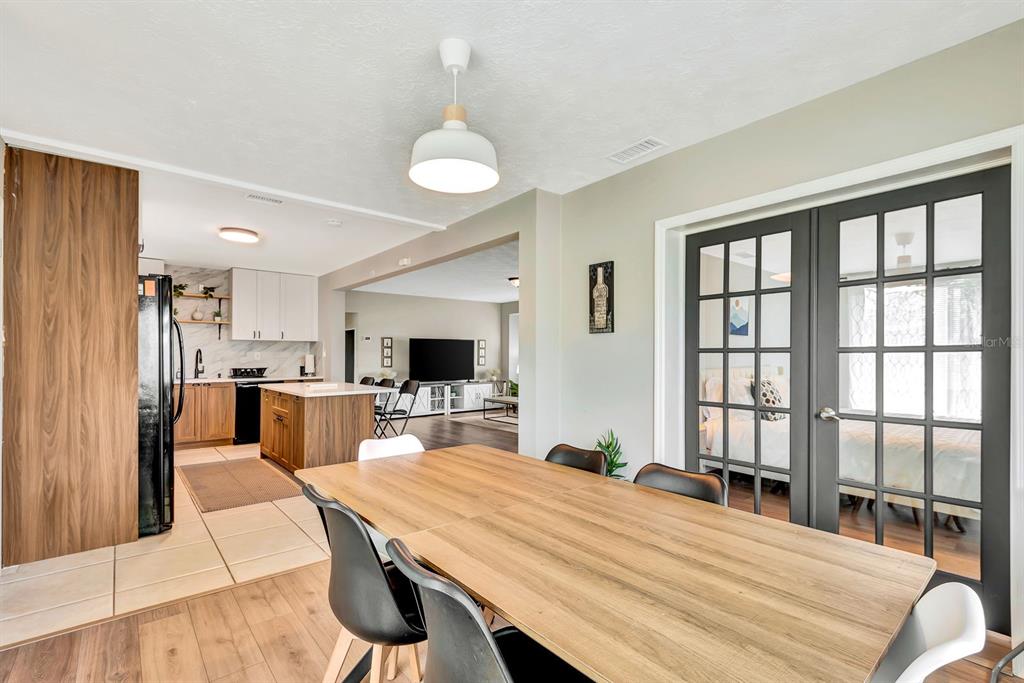 2127 LEE LANE