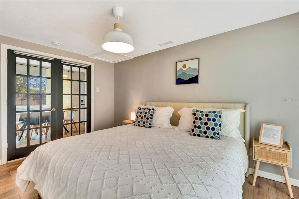 2127 LEE LANE