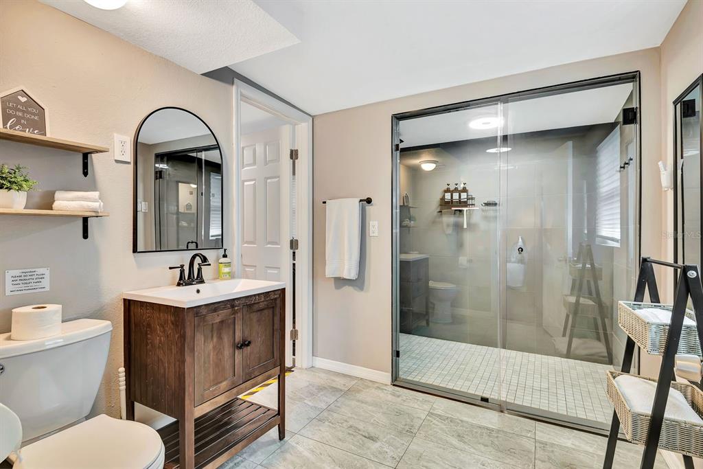 2127 LEE LANE