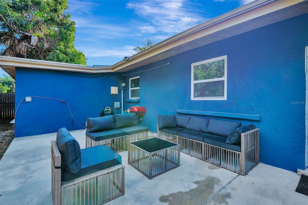 2127 LEE LANE