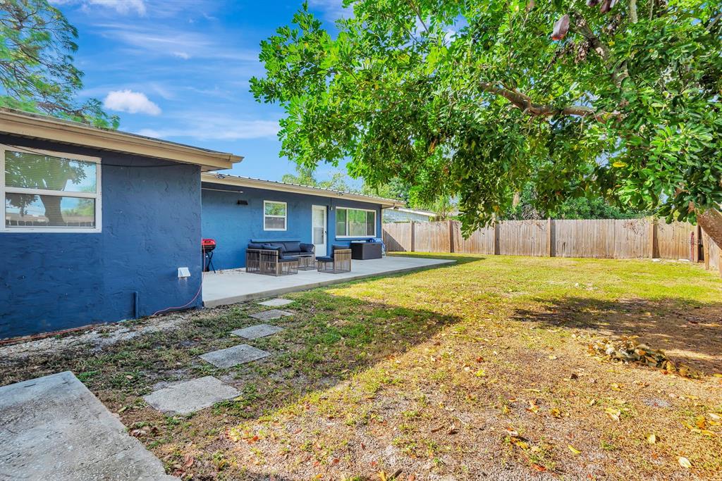 2127 LEE LANE