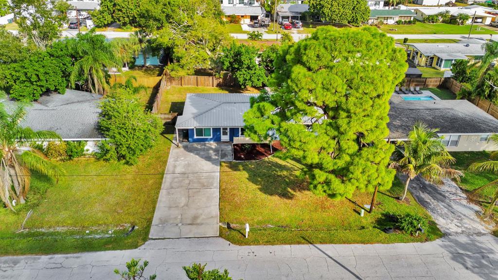 2127 LEE LANE