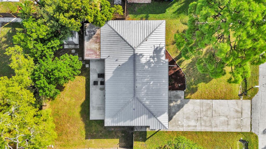 2127 LEE LANE