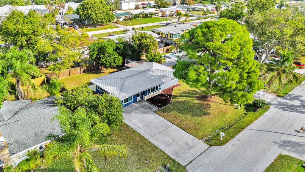2127 LEE LANE