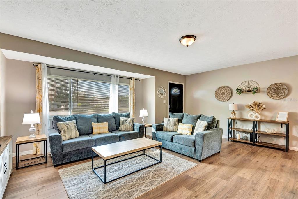 2127 LEE LANE