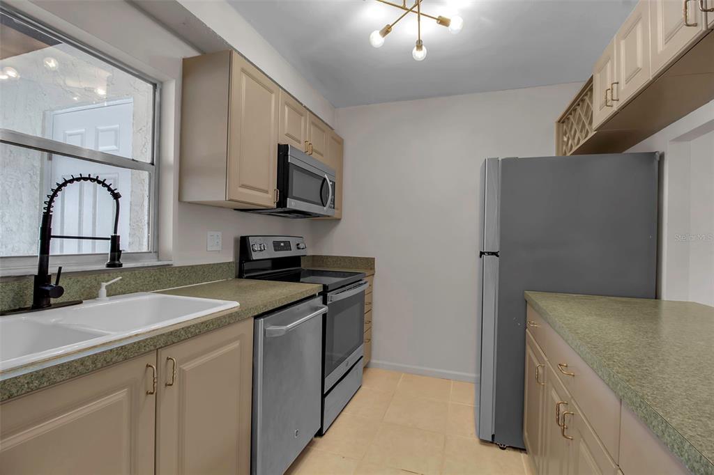 3212 RAMBLEWOOD DRIVE N UNIT 3