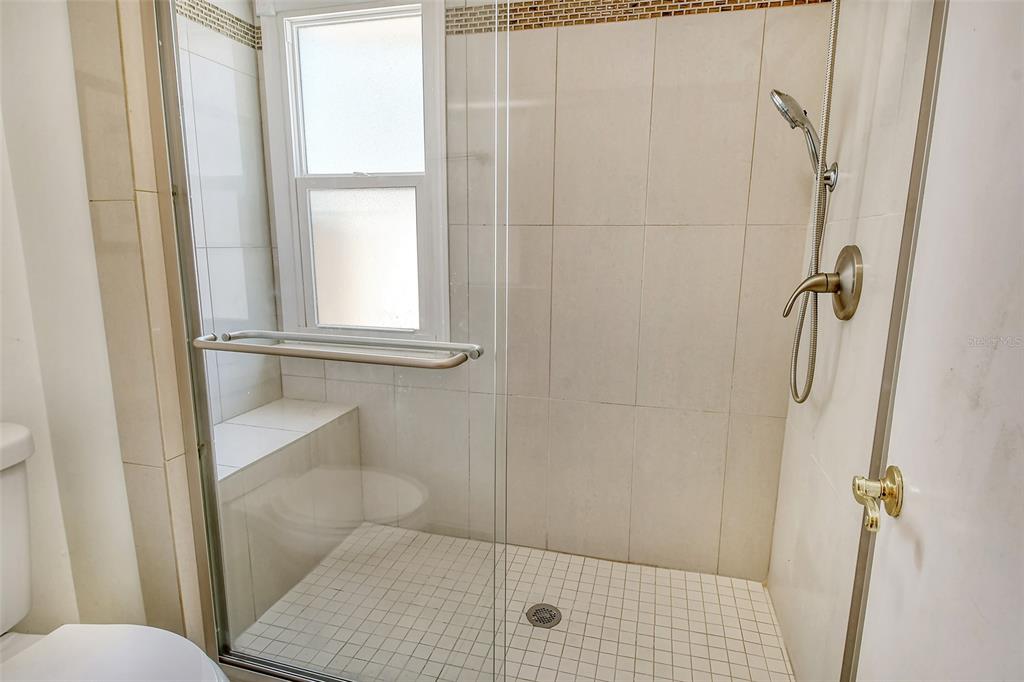2517 GLEBE FARM CLOSE UNIT H-2