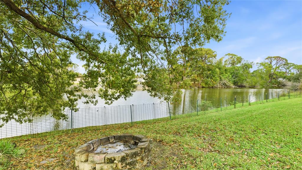 2165 LAKEWOOD DRIVE