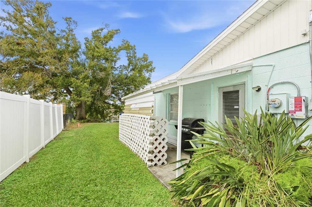 2165 LAKEWOOD DRIVE