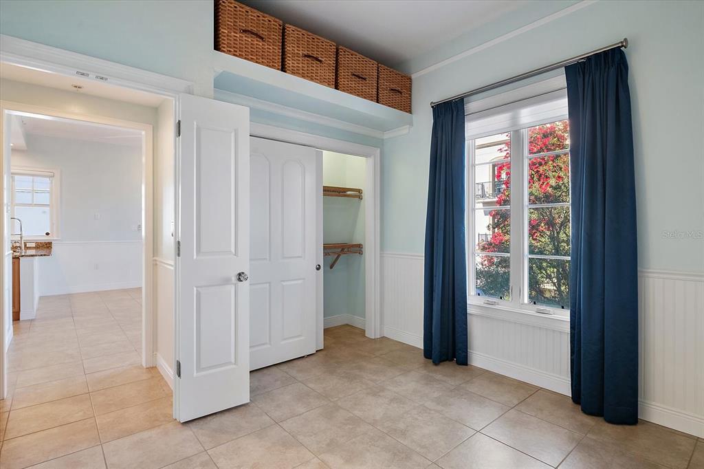 445 N ORANGE AVENUE UNIT 210