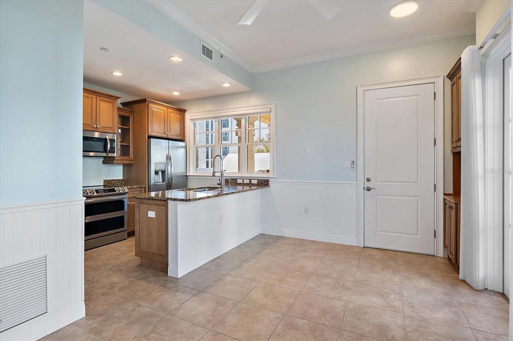 445 N ORANGE AVENUE UNIT 210