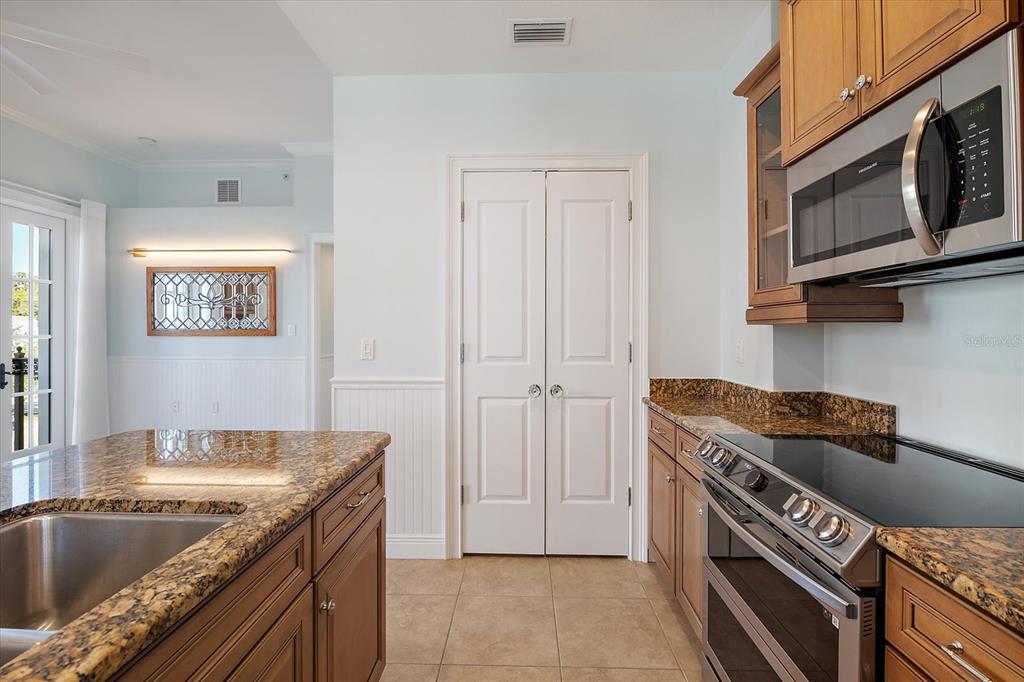 445 N ORANGE AVENUE UNIT 210