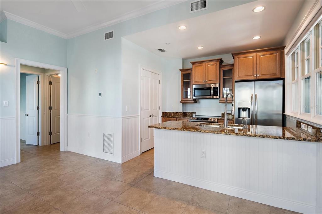 445 N ORANGE AVENUE UNIT 210