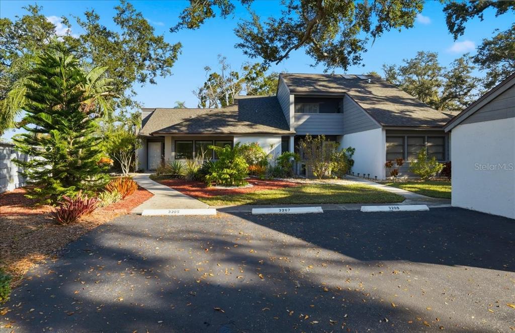 3205 GOLDEN EAGLE LANE
