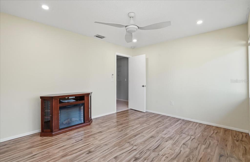 3205 GOLDEN EAGLE LANE