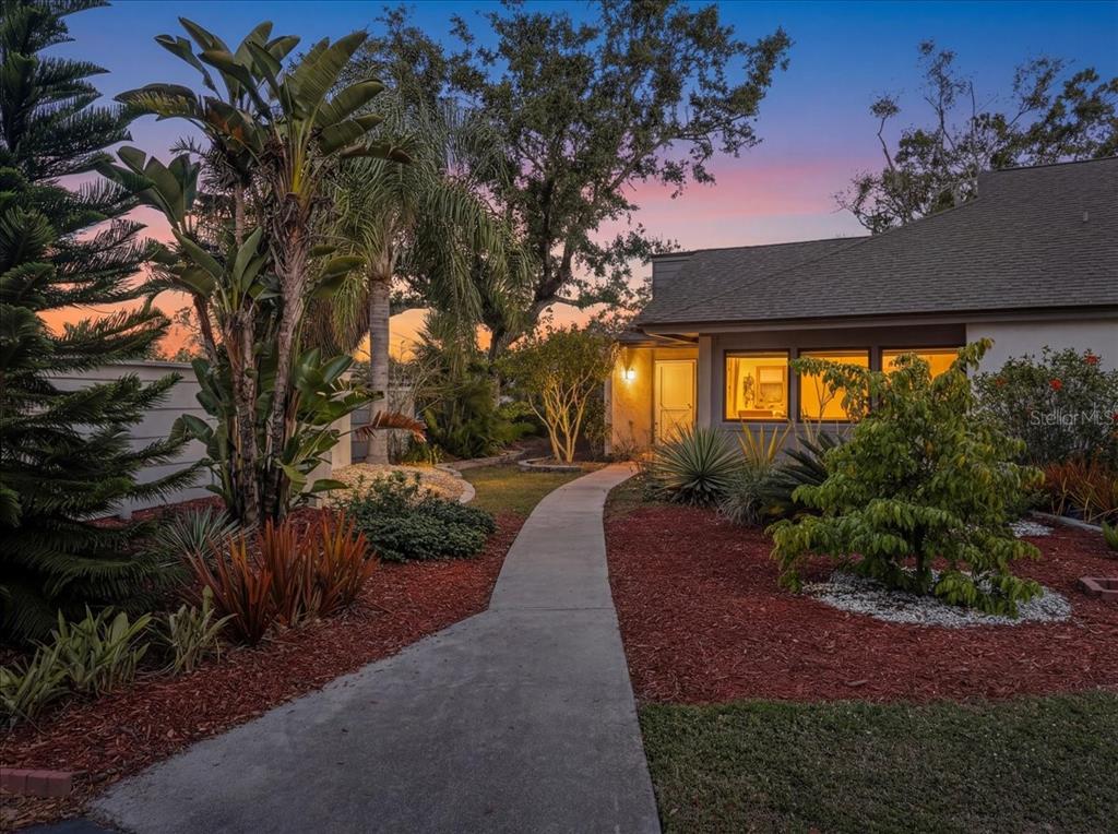 3205 GOLDEN EAGLE LANE