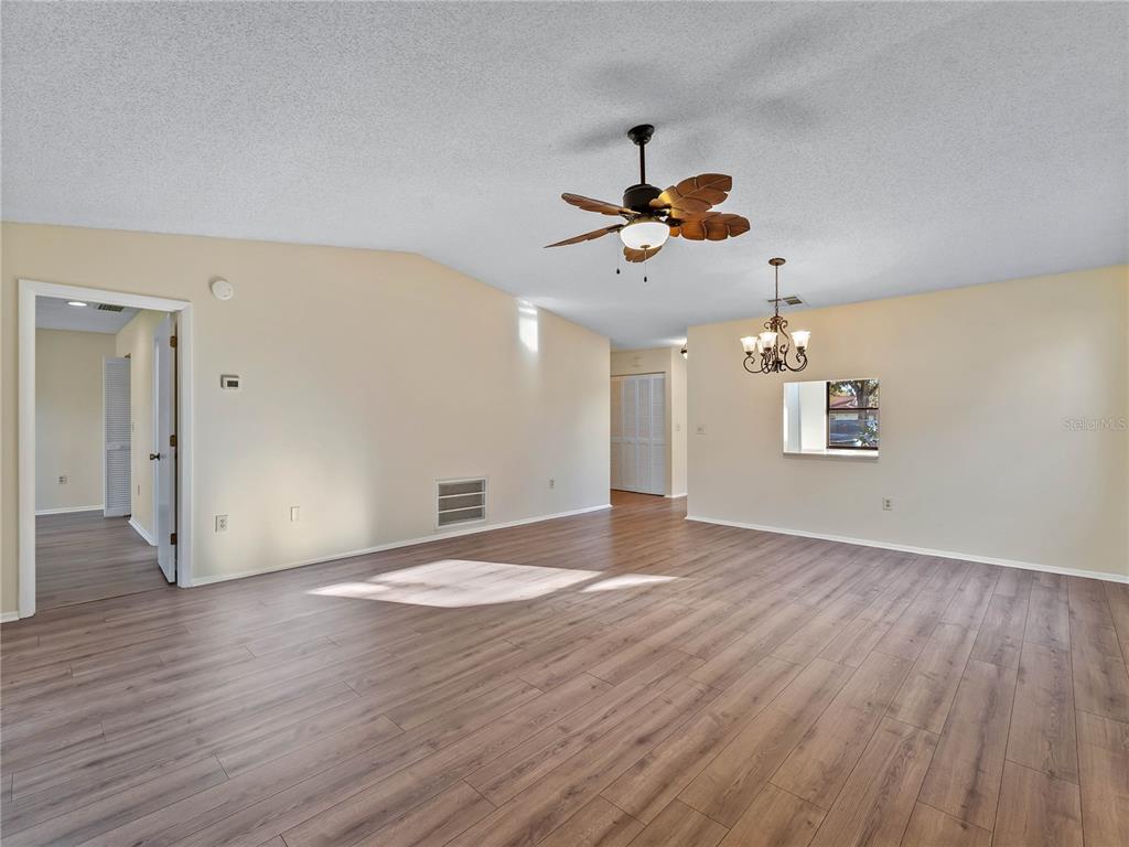 365 OAK HILL WAY UNIT 32