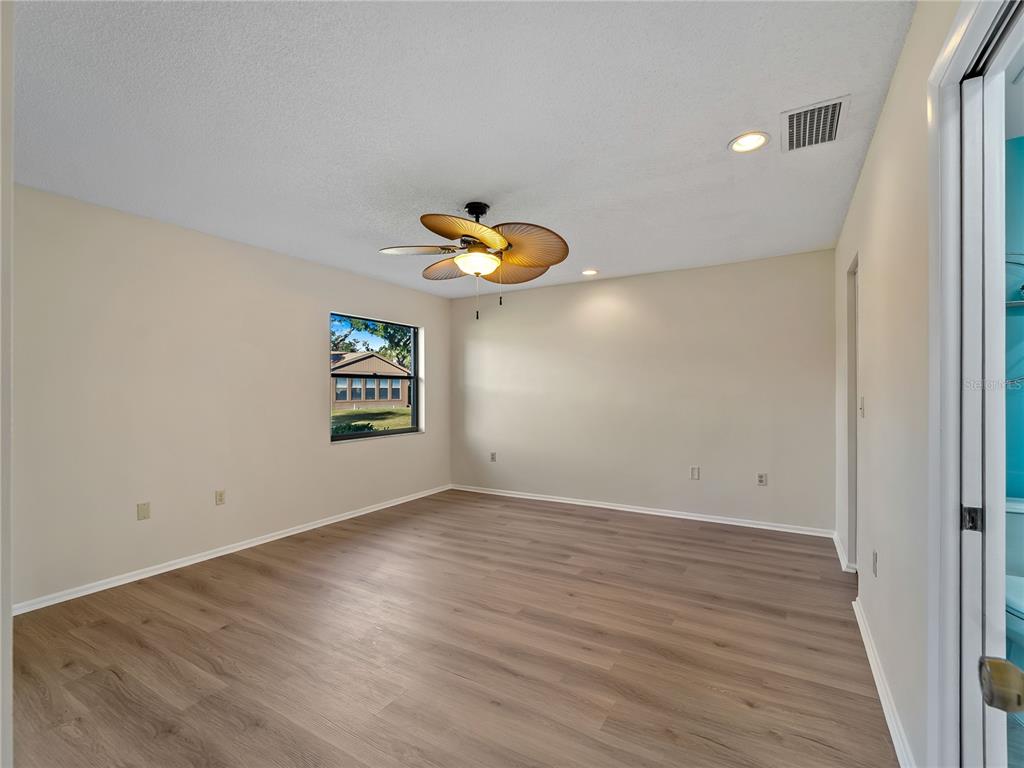 365 OAK HILL WAY UNIT 32