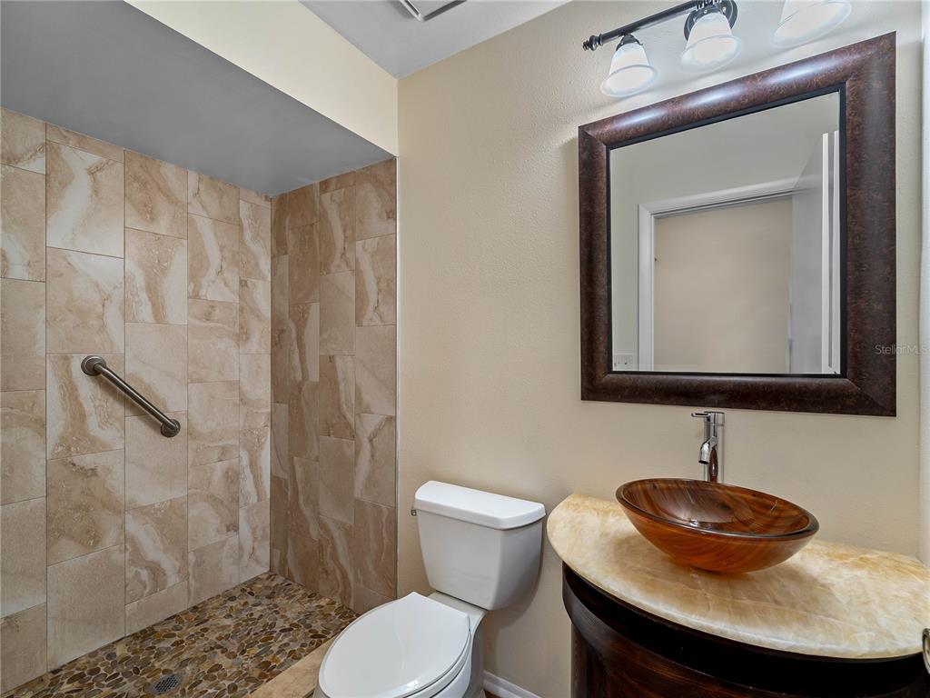 365 OAK HILL WAY UNIT 32