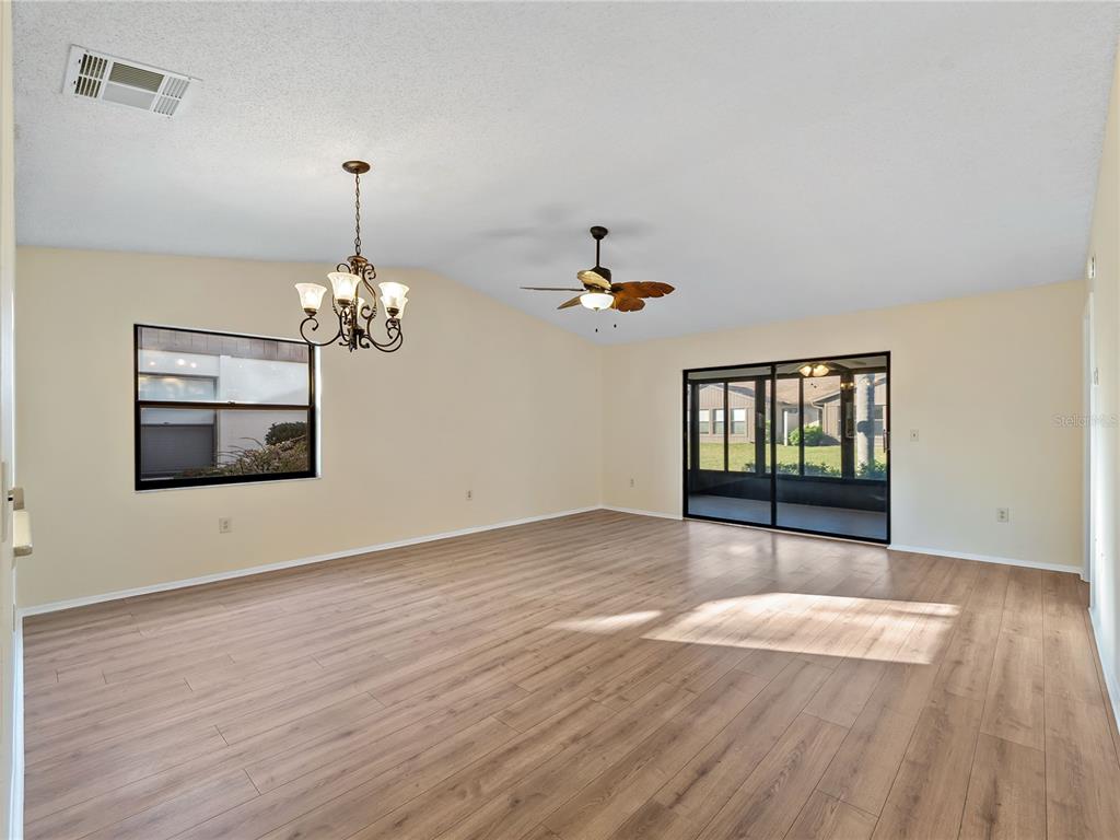 365 OAK HILL WAY UNIT 32