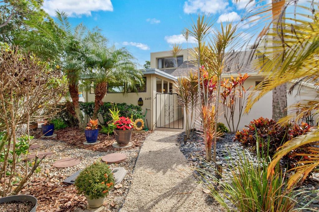 2453 CRISPIN COURT UNIT F4