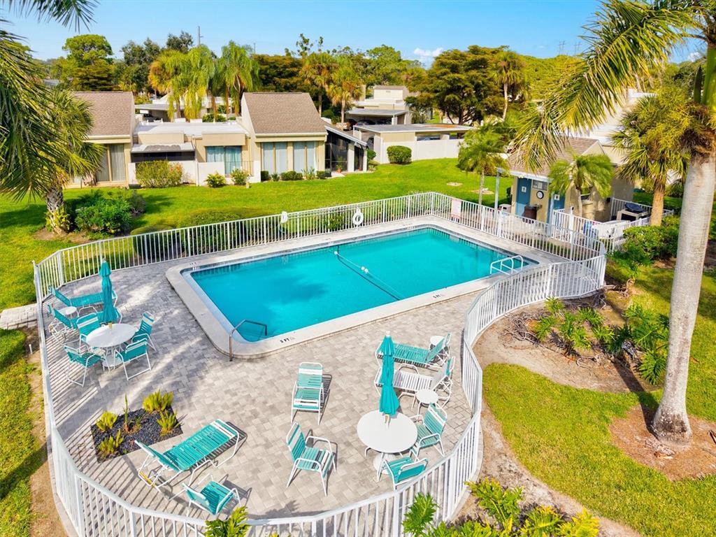 2453 CRISPIN COURT UNIT F4