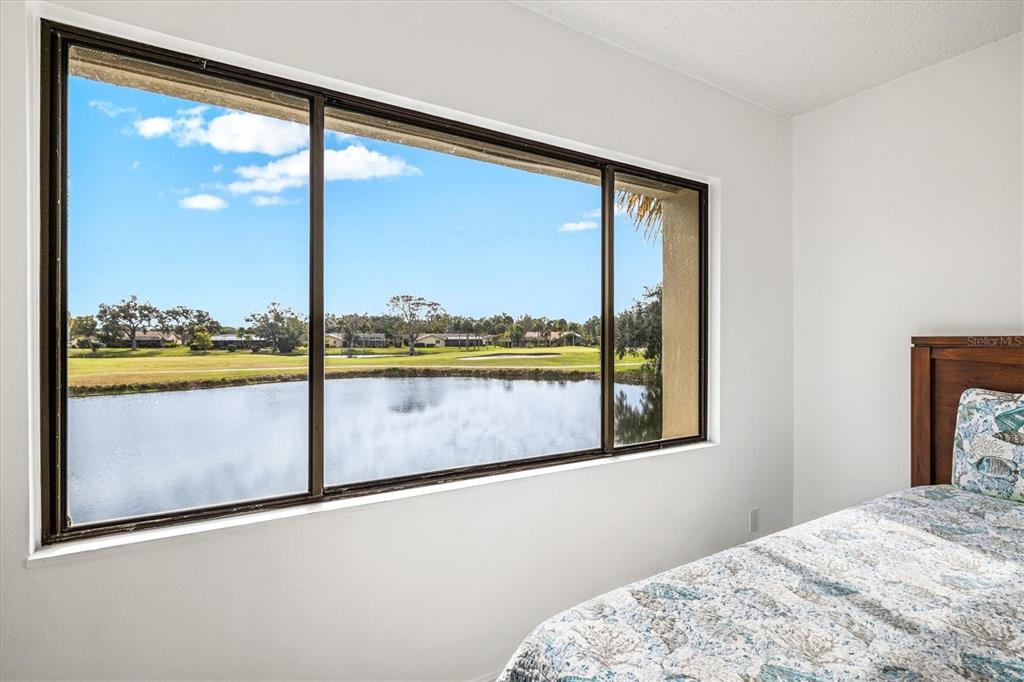 2453 CRISPIN COURT UNIT F4