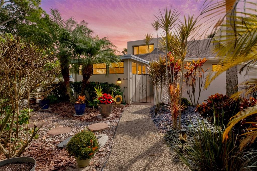 2453 CRISPIN COURT UNIT F4
