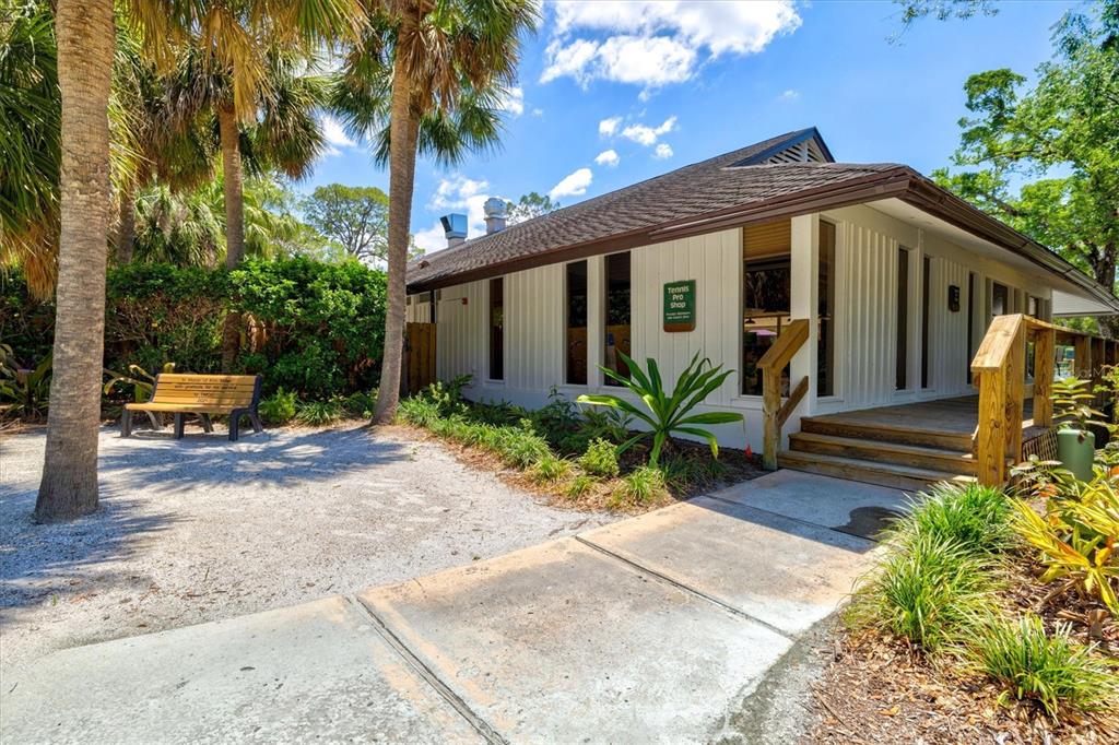 2453 CRISPIN COURT UNIT F4