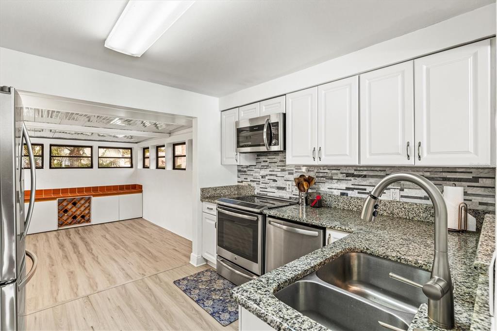 2453 CRISPIN COURT UNIT F4