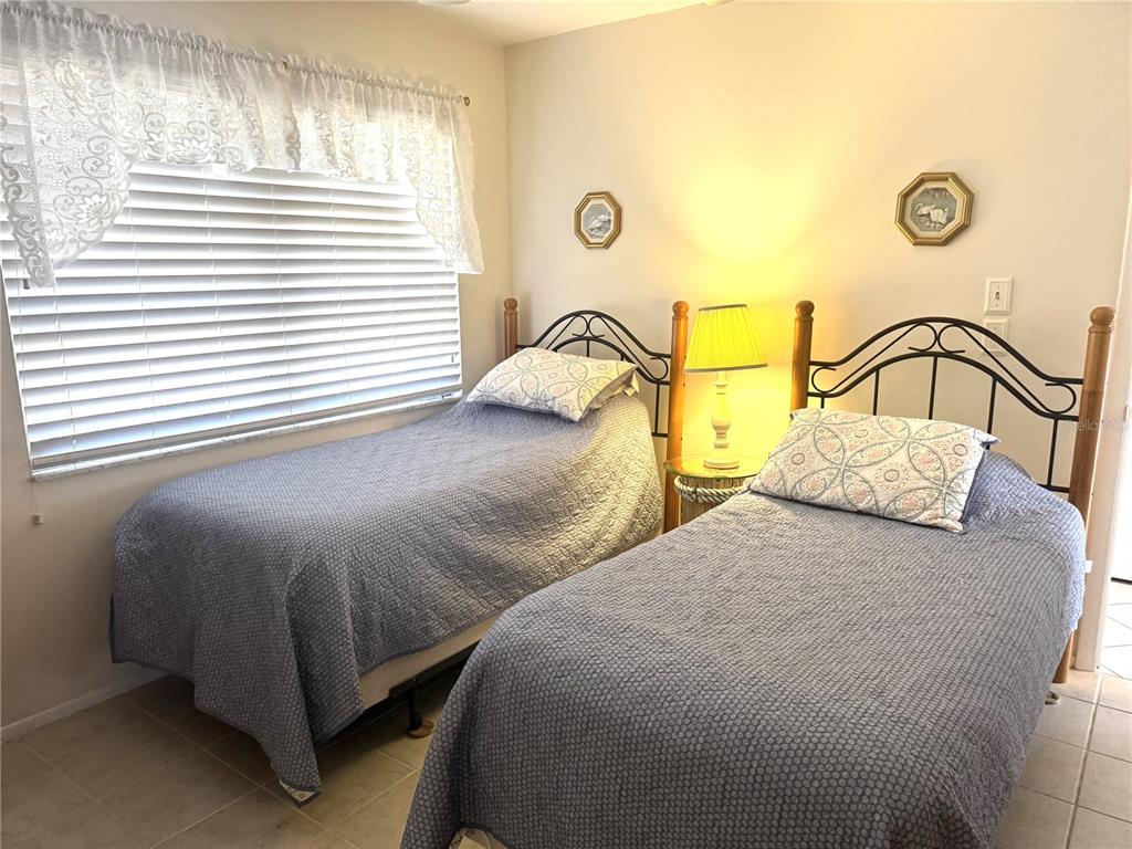 2571 RIVERBLUFF PARKWAY UNIT V